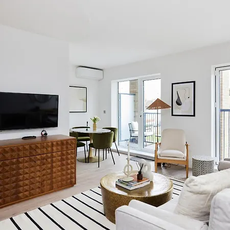 Апартаменты The Wembley Park Retreat - Modern 2Bdr Flat With Balcony Лондон Экстерьер фото