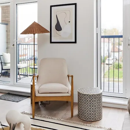 Апартаменты The Wembley Park Retreat - Modern 2Bdr Flat With Balcony Лондон Экстерьер фото
