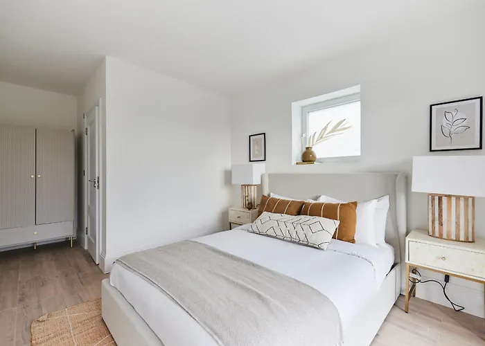 The Wembley Park Retreat - Modern 2Bdr Flat With Balcony