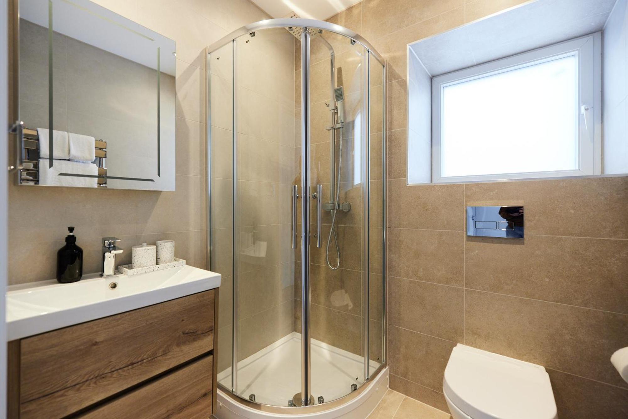 The Wembley Park Retreat - Modern 2bdr Flat With Balcony * Лондон