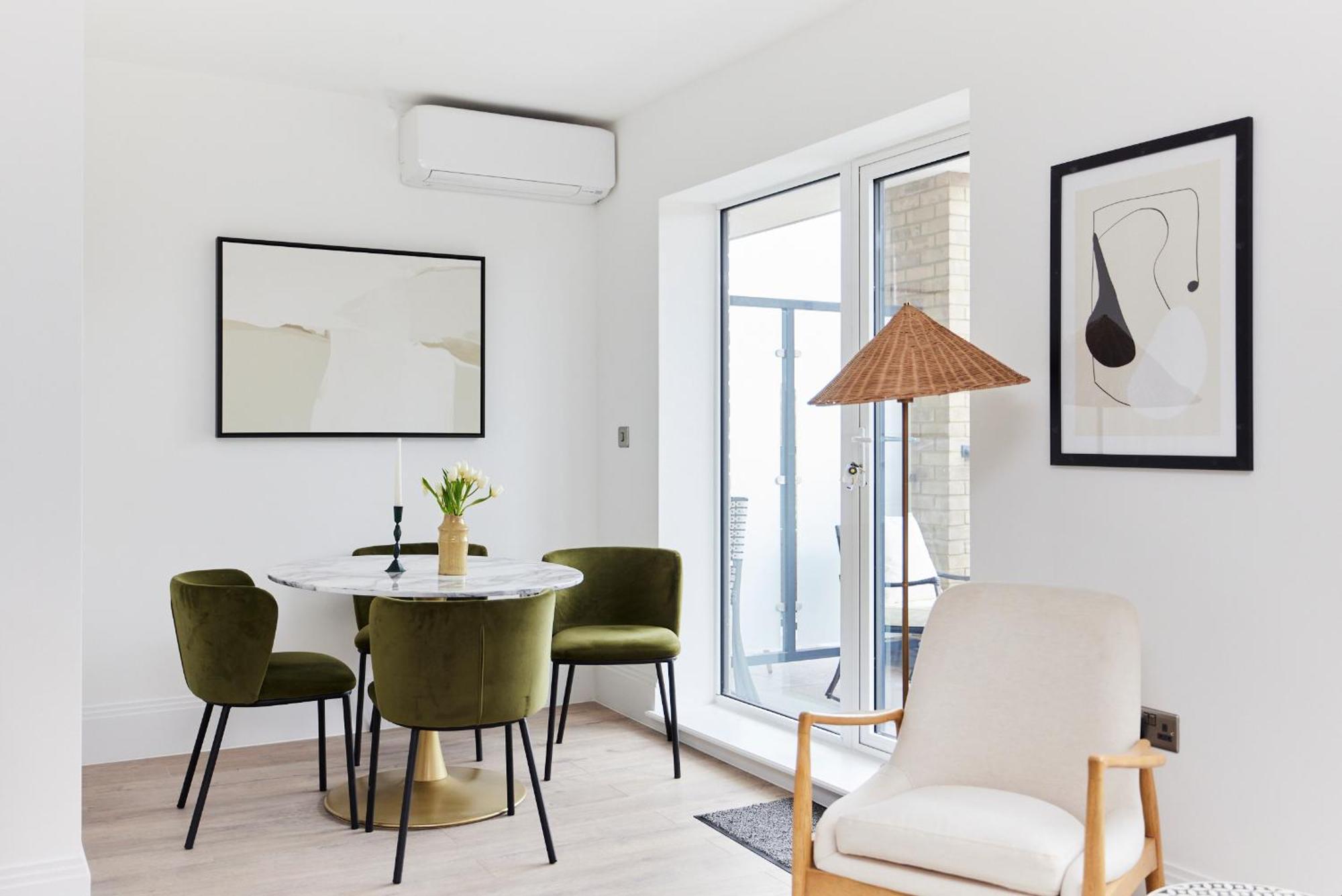 The Wembley Park Retreat - Modern 2bdr Flat With Balcony *